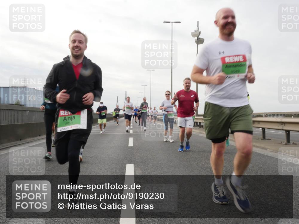 03.10.2025 - Köhlbrandbrückenlauf Matties Gatica Varas http://msf.ph/oto/9190230 03.10.2025 16:01:25 Position 3 8550 meine-sportfotos.de