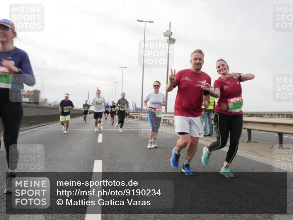 03.10.2025 - Köhlbrandbrückenlauf Matties Gatica Varas http://msf.ph/oto/9190234 03.10.2025 16:01:26 Position 3 7676 meine-sportfotos.de