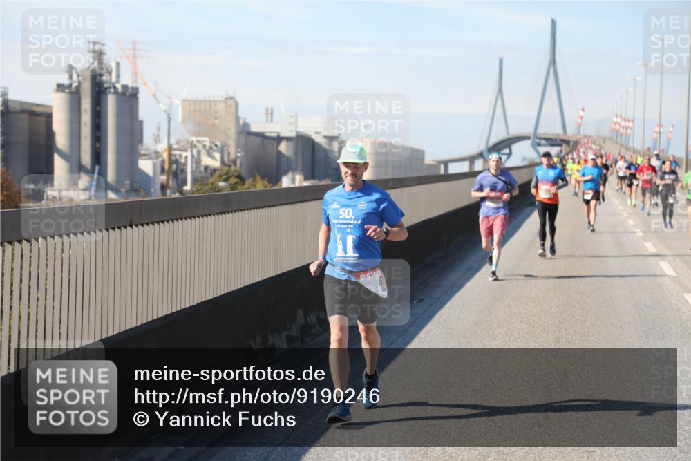 03.10.2025 - Köhlbrandbrückenlauf Yannick Fuchs http://msf.ph/oto/9190246 03.10.2025 11:50:16 Position 3 50, 34, 2013 meine-sportfotos.de