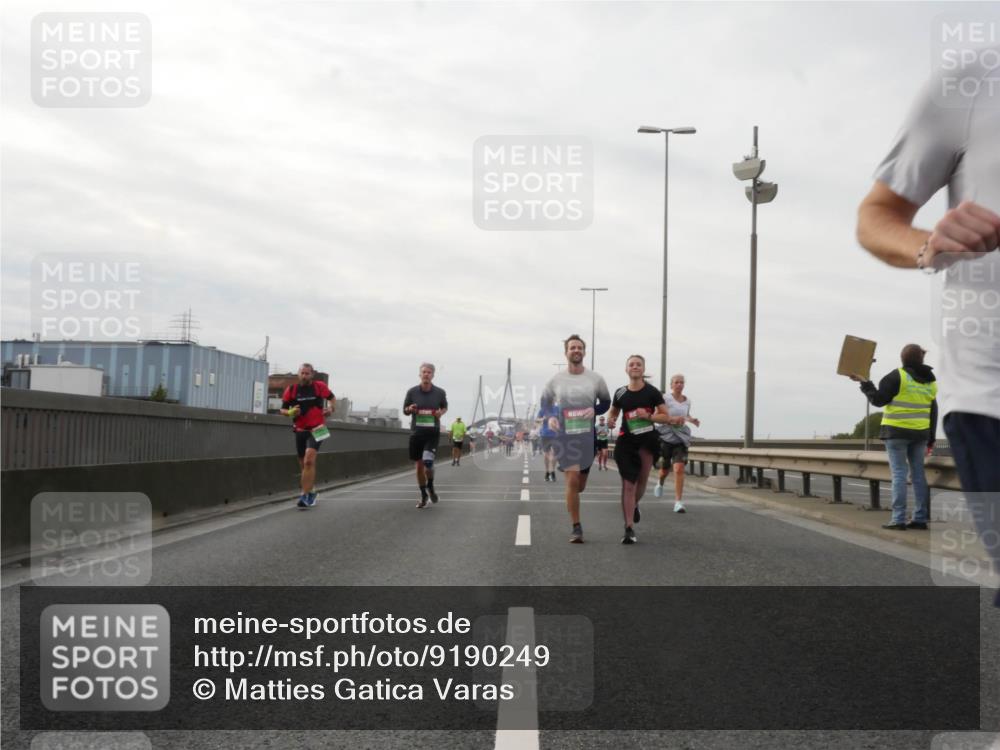 03.10.2025 - Köhlbrandbrückenlauf Matties Gatica Varas http://msf.ph/oto/9190249 03.10.2025 16:01:29 Position 3  meine-sportfotos.de