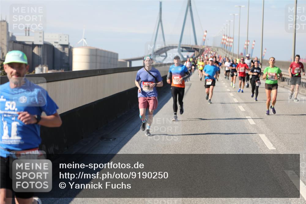03.10.2025 - Köhlbrandbrückenlauf Yannick Fuchs http://msf.ph/oto/9190250 03.10.2025 11:50:17 Position 3 50 meine-sportfotos.de
