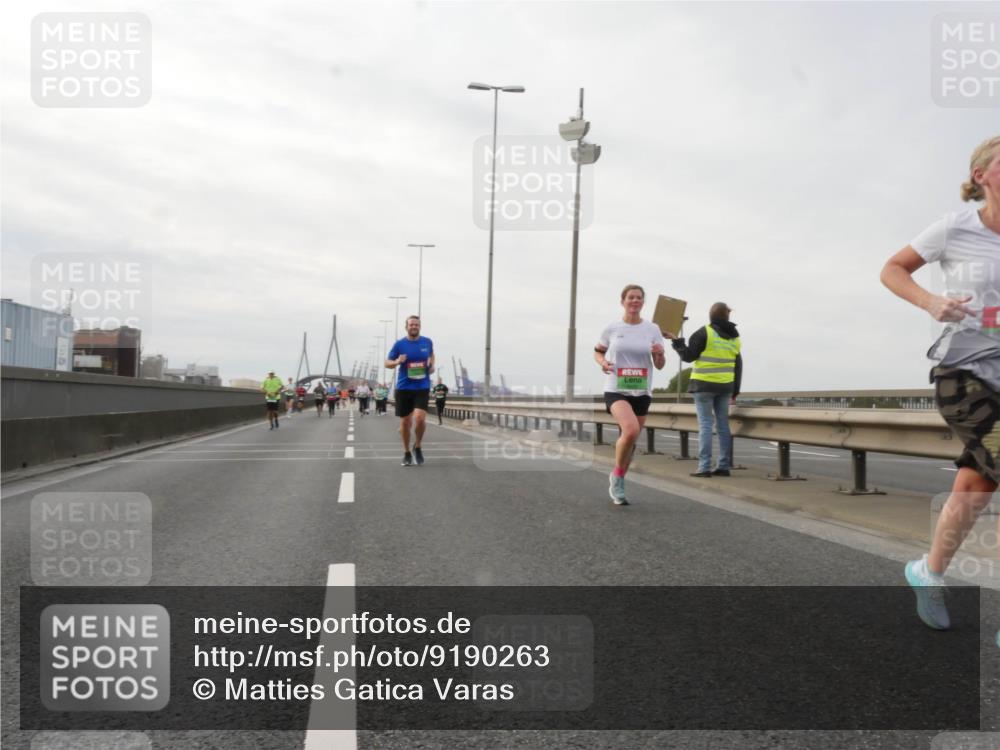 03.10.2025 - Köhlbrandbrückenlauf Matties Gatica Varas http://msf.ph/oto/9190263 03.10.2025 16:01:32 Position 3  meine-sportfotos.de