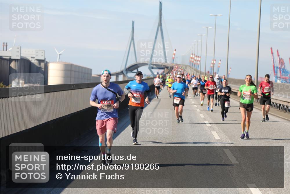 03.10.2025 - Köhlbrandbrückenlauf Yannick Fuchs http://msf.ph/oto/9190265 03.10.2025 11:50:18 Position 3 970, 4184 meine-sportfotos.de