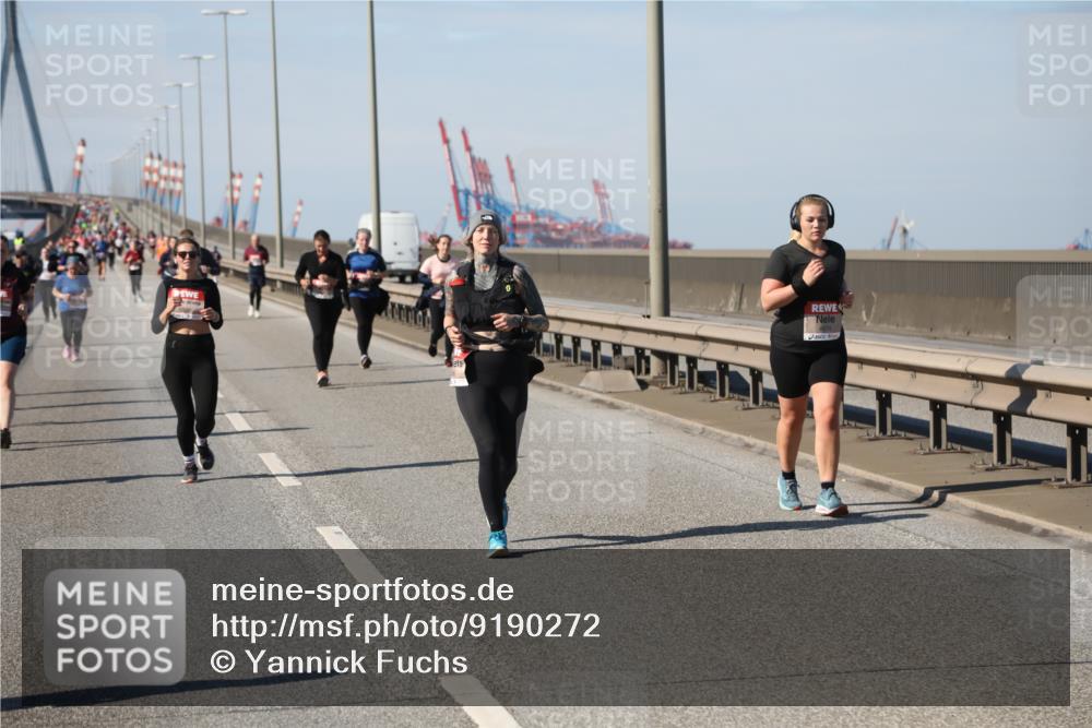 03.10.2025 - Köhlbrandbrückenlauf Yannick Fuchs http://msf.ph/oto/9190272 03.10.2025 12:10:09 Position 3  meine-sportfotos.de