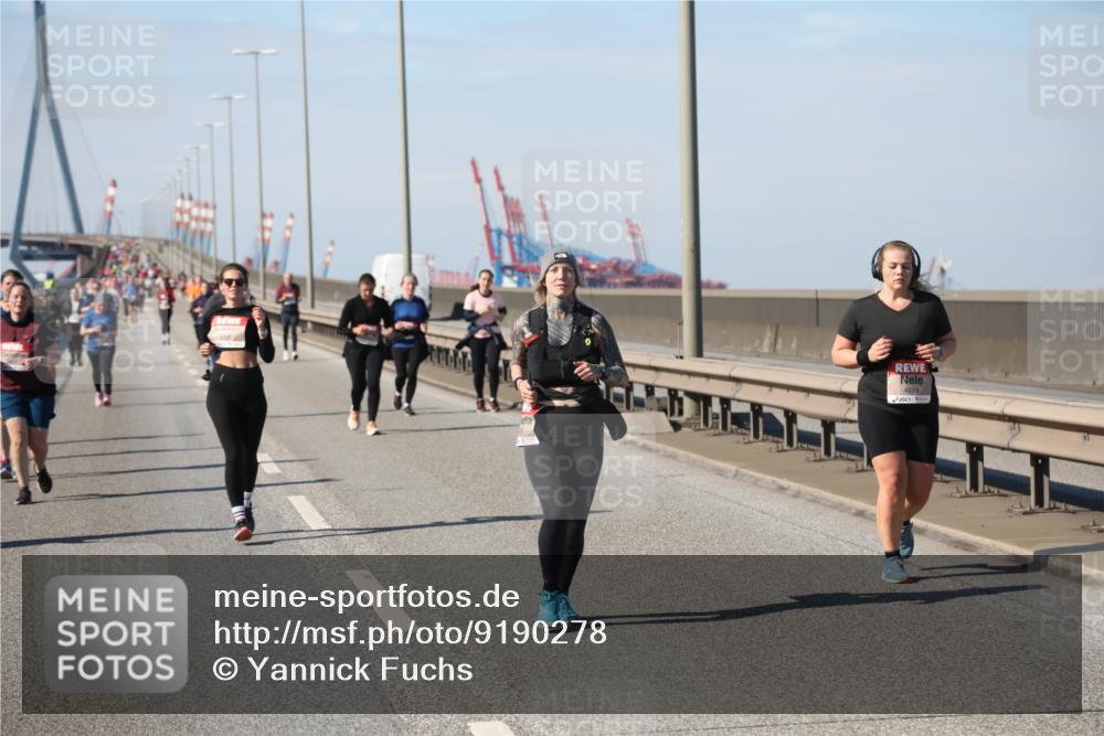 03.10.2025 - Köhlbrandbrückenlauf Yannick Fuchs http://msf.ph/oto/9190278 03.10.2025 12:10:10 Position 3 4674 meine-sportfotos.de