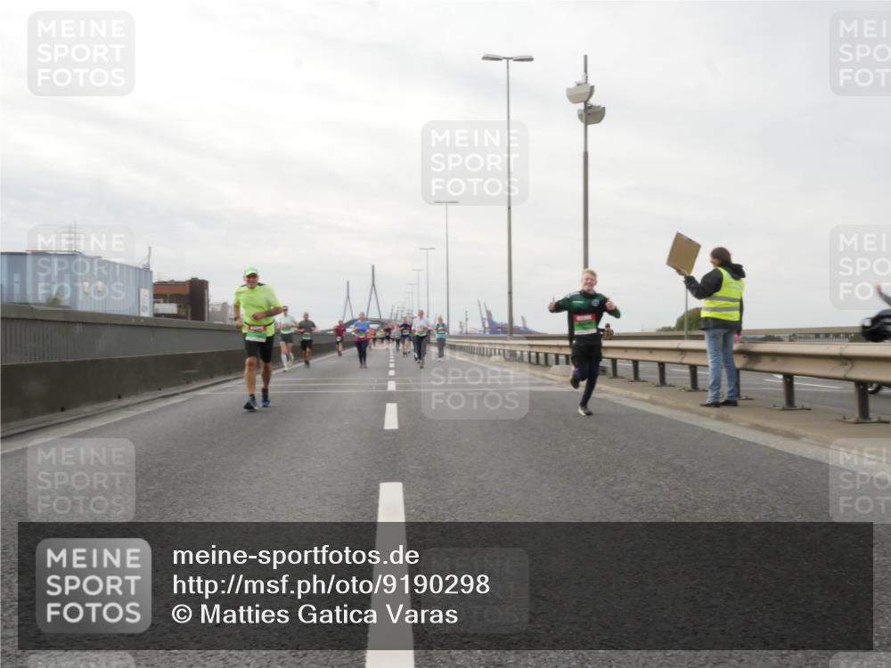 03.10.2025 - Köhlbrandbrückenlauf Matties Gatica Varas http://msf.ph/oto/9190298 03.10.2025 16:01:39 Position 3  meine-sportfotos.de