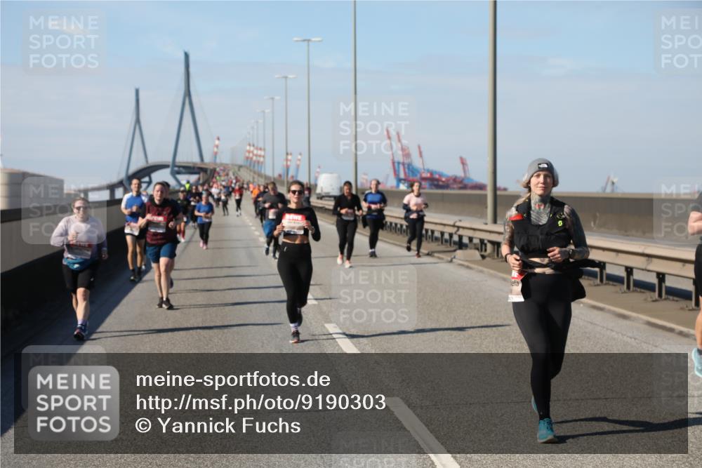 03.10.2025 - Köhlbrandbrückenlauf Yannick Fuchs http://msf.ph/oto/9190303 03.10.2025 12:10:11 Position 3  meine-sportfotos.de