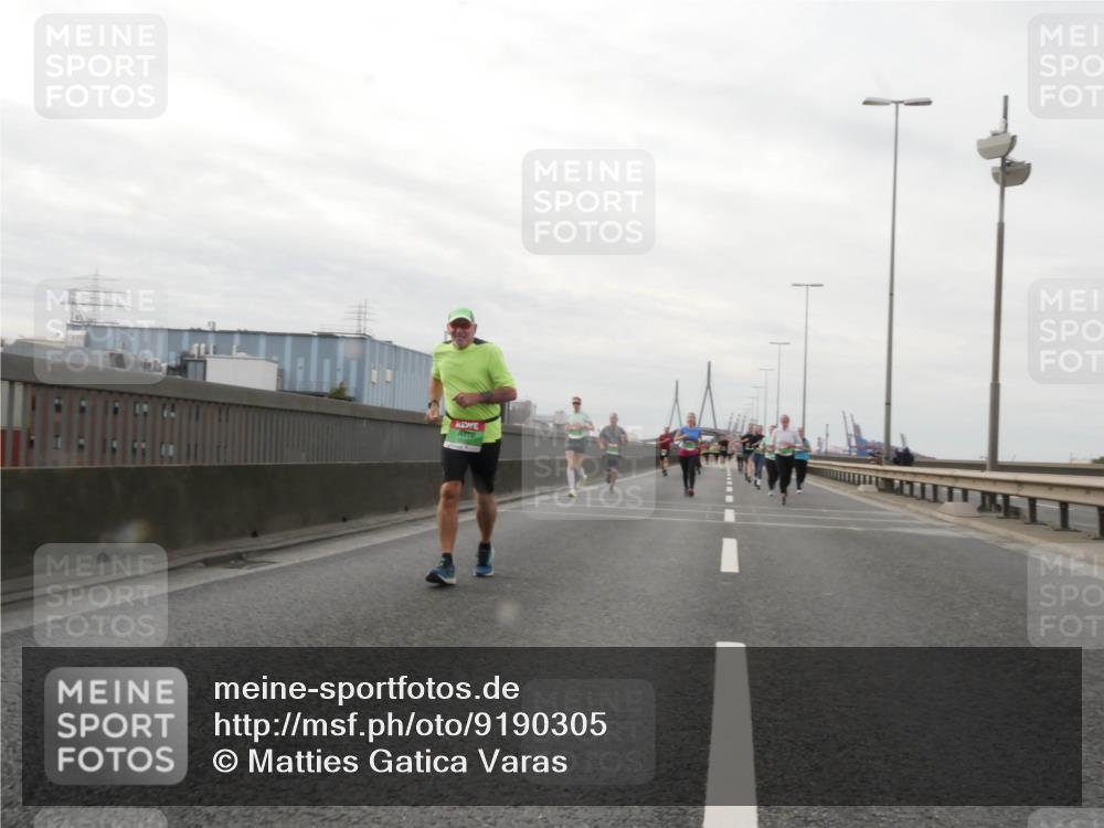 03.10.2025 - Köhlbrandbrückenlauf Matties Gatica Varas http://msf.ph/oto/9190305 03.10.2025 16:01:40 Position 3  meine-sportfotos.de