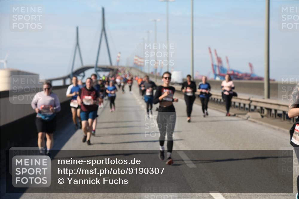 03.10.2025 - Köhlbrandbrückenlauf Yannick Fuchs http://msf.ph/oto/9190307 03.10.2025 12:10:12 Position 3  meine-sportfotos.de
