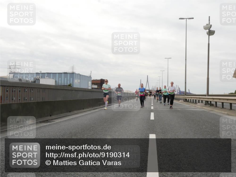 03.10.2025 - Köhlbrandbrückenlauf Matties Gatica Varas http://msf.ph/oto/9190314 03.10.2025 16:01:42 Position 3 1 meine-sportfotos.de