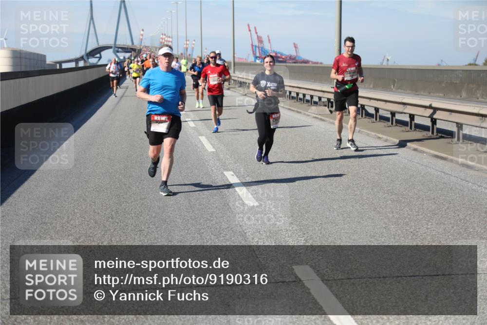 03.10.2025 - Köhlbrandbrückenlauf Yannick Fuchs http://msf.ph/oto/9190316 03.10.2025 11:50:24 Position 3  meine-sportfotos.de