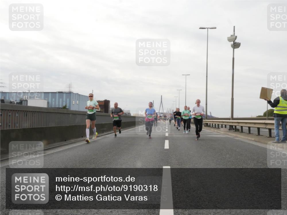 03.10.2025 - Köhlbrandbrückenlauf Matties Gatica Varas http://msf.ph/oto/9190318 03.10.2025 16:01:43 Position 3  meine-sportfotos.de