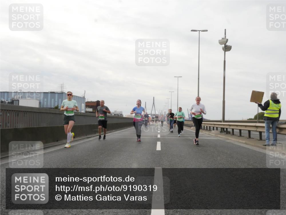 03.10.2025 - Köhlbrandbrückenlauf Matties Gatica Varas http://msf.ph/oto/9190319 03.10.2025 16:01:44 Position 3  meine-sportfotos.de