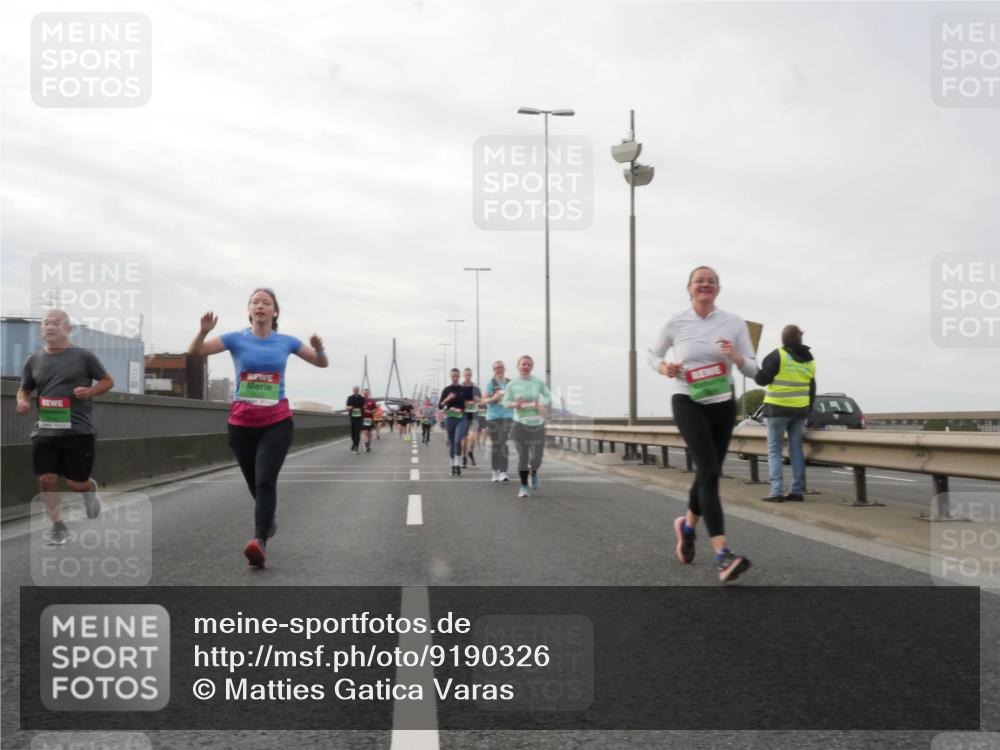 03.10.2025 - Köhlbrandbrückenlauf Matties Gatica Varas http://msf.ph/oto/9190326 03.10.2025 16:01:45 Position 3 251 meine-sportfotos.de