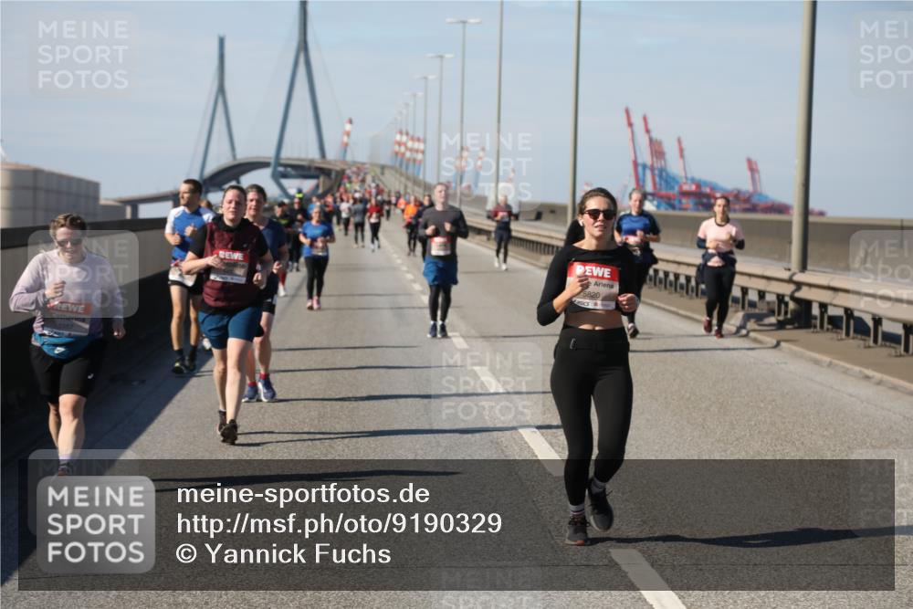 03.10.2025 - Köhlbrandbrückenlauf Yannick Fuchs http://msf.ph/oto/9190329 03.10.2025 12:10:13 Position 3 5820 meine-sportfotos.de