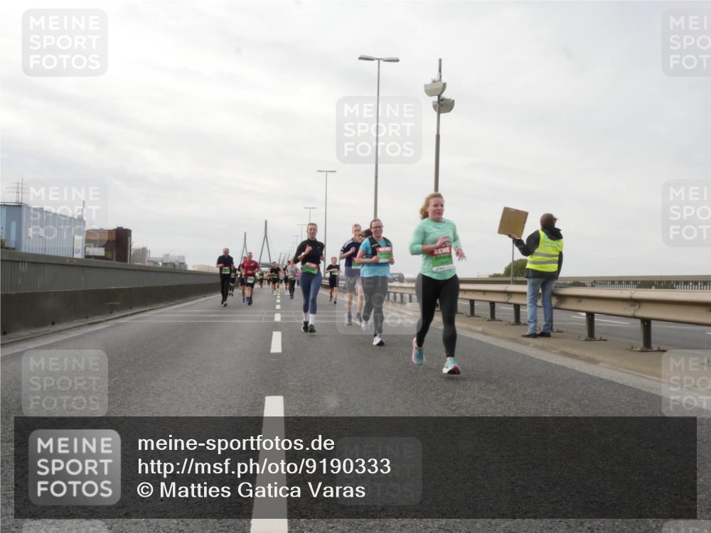 03.10.2025 - Köhlbrandbrückenlauf Matties Gatica Varas http://msf.ph/oto/9190333 03.10.2025 16:01:47 Position 3  meine-sportfotos.de