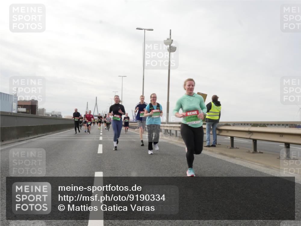 03.10.2025 - Köhlbrandbrückenlauf Matties Gatica Varas http://msf.ph/oto/9190334 03.10.2025 16:01:47 Position 3 8450 meine-sportfotos.de