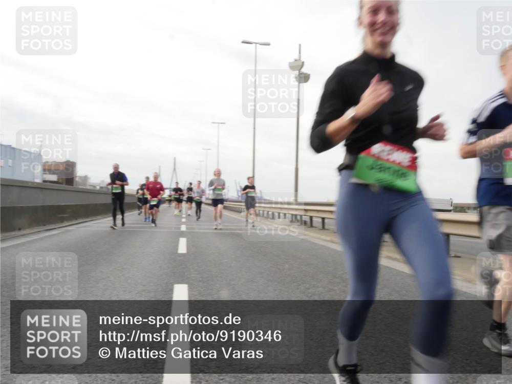 03.10.2025 - Köhlbrandbrückenlauf Matties Gatica Varas http://msf.ph/oto/9190346 03.10.2025 16:01:50 Position 3 1117 meine-sportfotos.de
