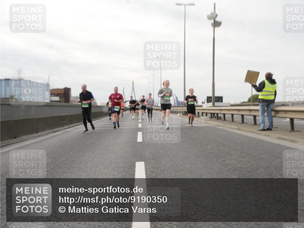 03.10.2025 - Köhlbrandbrückenlauf Matties Gatica Varas http://msf.ph/oto/9190350 03.10.2025 16:01:50 Position 3  meine-sportfotos.de
