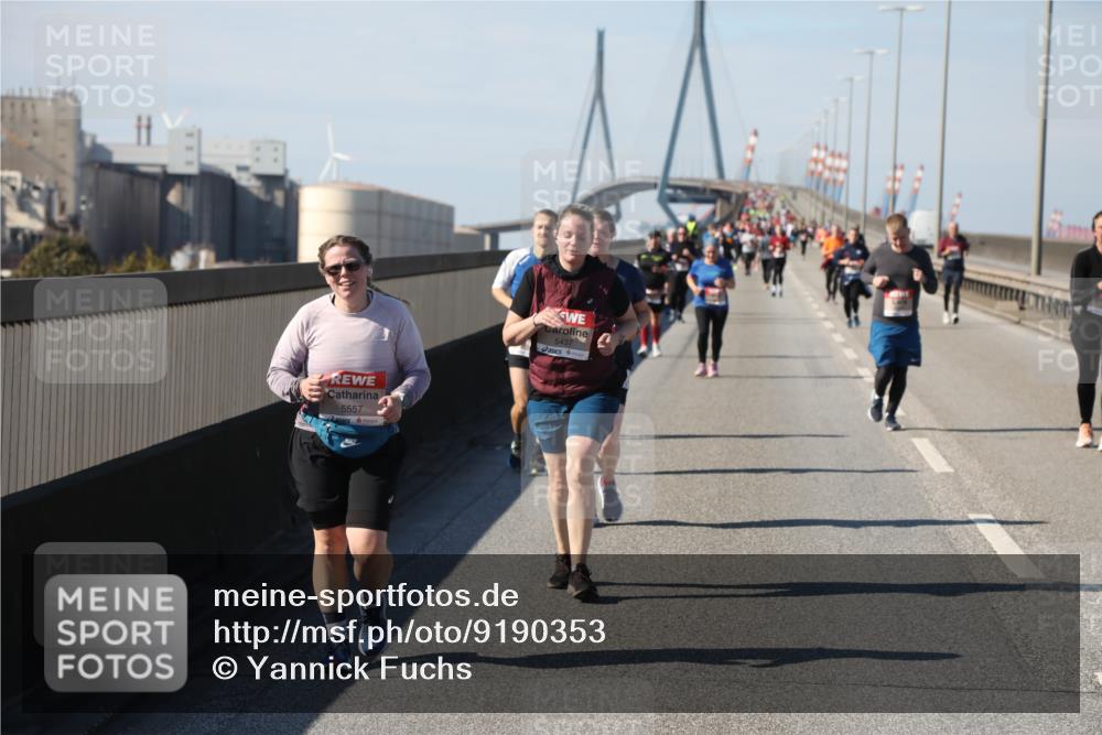 03.10.2025 - Köhlbrandbrückenlauf Yannick Fuchs http://msf.ph/oto/9190353 03.10.2025 12:10:14 Position 3 5557, 5437 meine-sportfotos.de