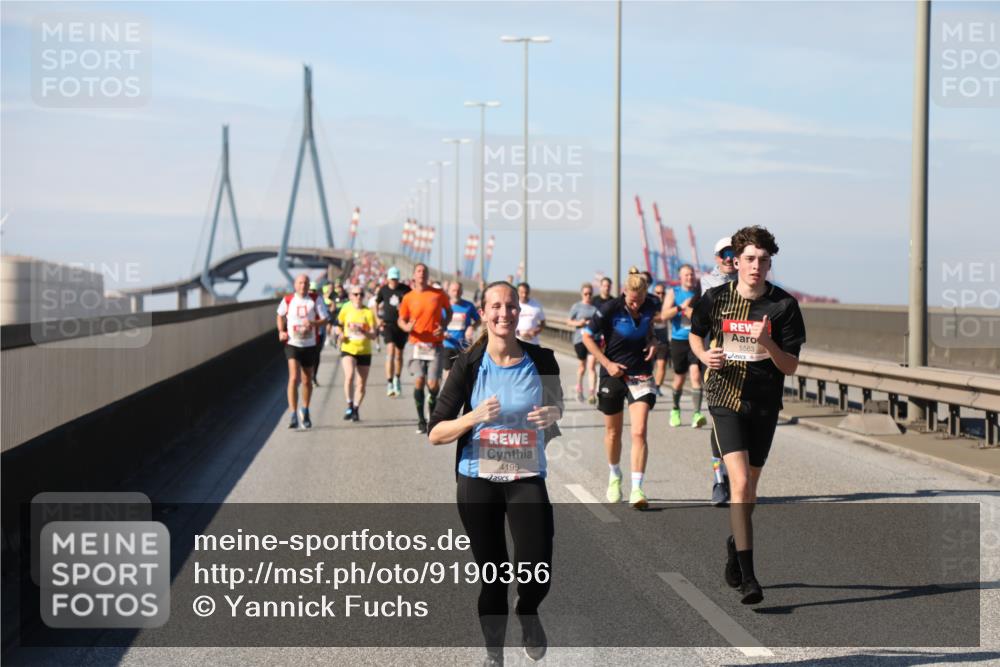 03.10.2025 - Köhlbrandbrückenlauf Yannick Fuchs http://msf.ph/oto/9190356 03.10.2025 11:50:28 Position 3 4195, 5563 meine-sportfotos.de