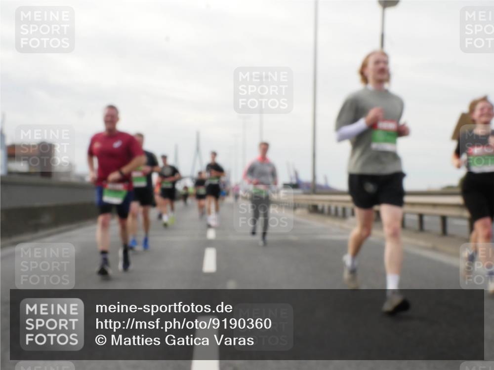 03.10.2025 - Köhlbrandbrückenlauf Matties Gatica Varas http://msf.ph/oto/9190360 03.10.2025 16:01:53 Position 3  meine-sportfotos.de