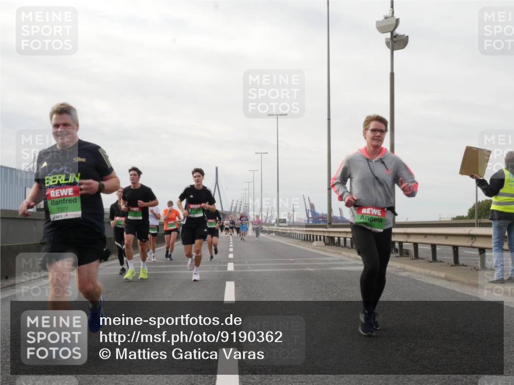 03.10.2025 - Köhlbrandbrückenlauf Matties Gatica Varas http://msf.ph/oto/9190362 03.10.2025 16:01:55 Position 3 7377 meine-sportfotos.de