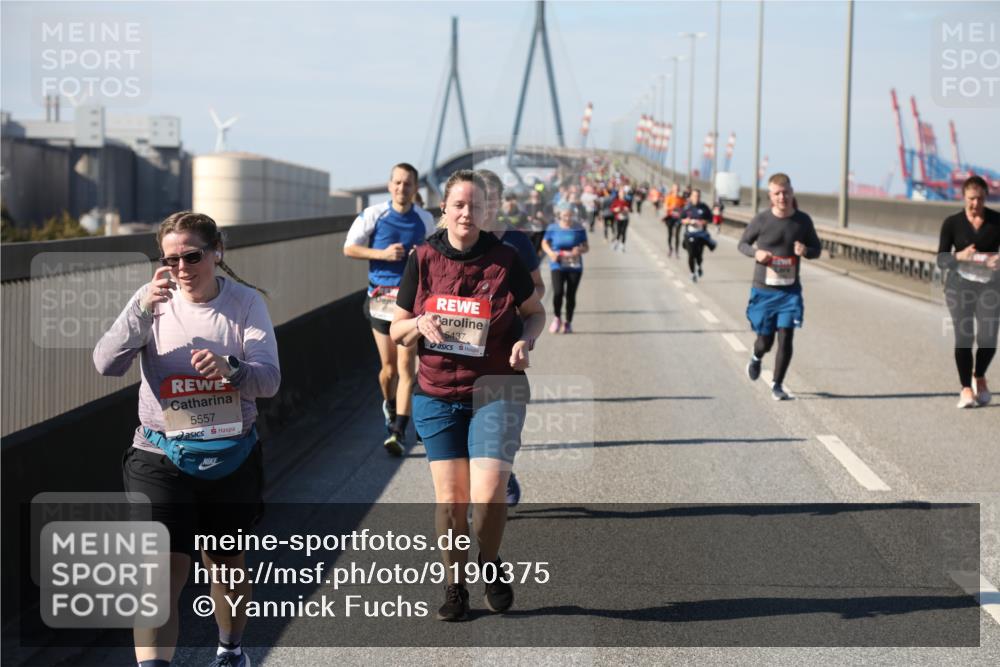 03.10.2025 - Köhlbrandbrückenlauf Yannick Fuchs http://msf.ph/oto/9190375 03.10.2025 12:10:16 Position 3 5557, 5437 meine-sportfotos.de
