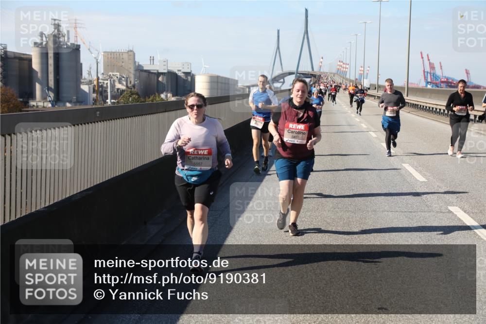 03.10.2025 - Köhlbrandbrückenlauf Yannick Fuchs http://msf.ph/oto/9190381 03.10.2025 12:10:16 Position 3 5557, 5437 meine-sportfotos.de