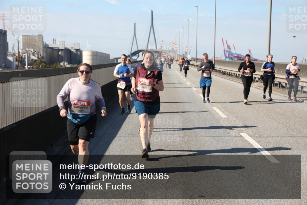 03.10.2025 - Köhlbrandbrückenlauf Yannick Fuchs http://msf.ph/oto/9190385 03.10.2025 12:10:16 Position 3 5557, 5437 meine-sportfotos.de