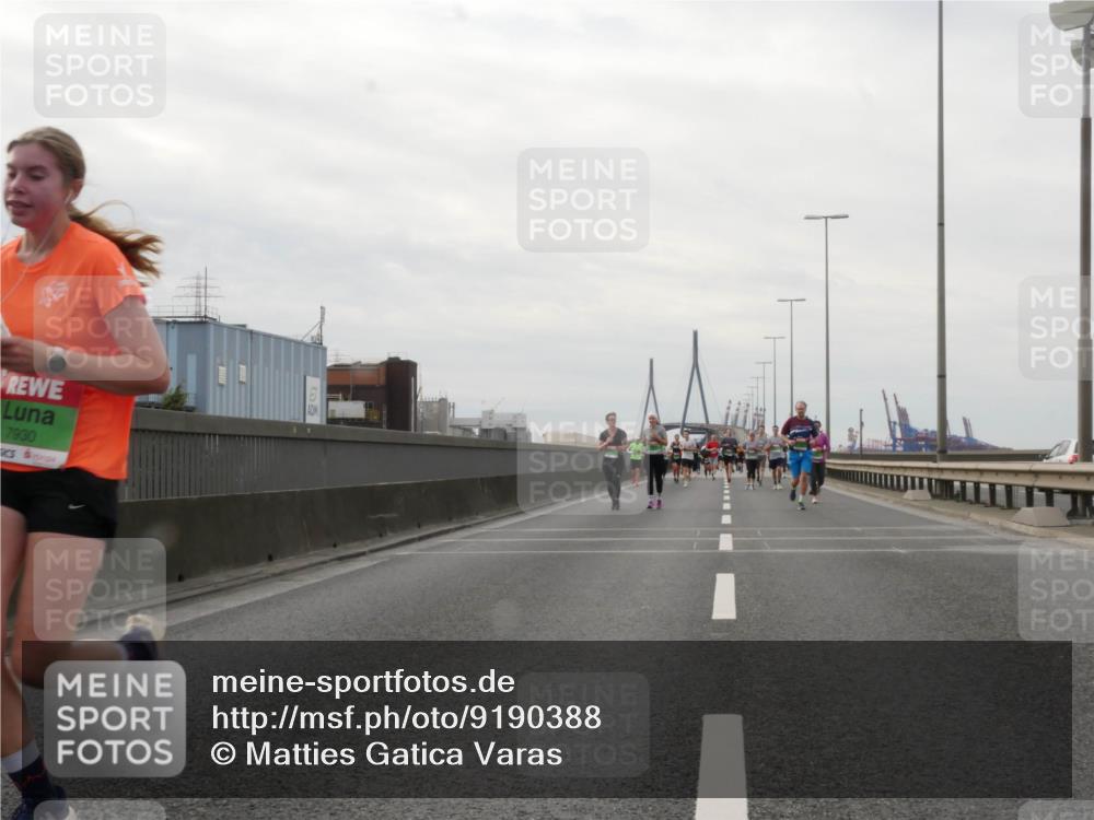03.10.2025 - Köhlbrandbrückenlauf Matties Gatica Varas http://msf.ph/oto/9190388 03.10.2025 16:02:01 Position 3 7930 meine-sportfotos.de