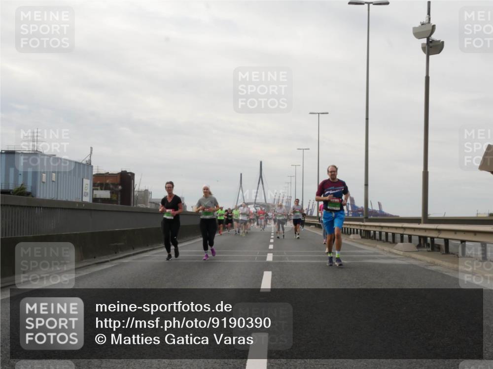03.10.2025 - Köhlbrandbrückenlauf Matties Gatica Varas http://msf.ph/oto/9190390 03.10.2025 16:02:05 Position 3  meine-sportfotos.de