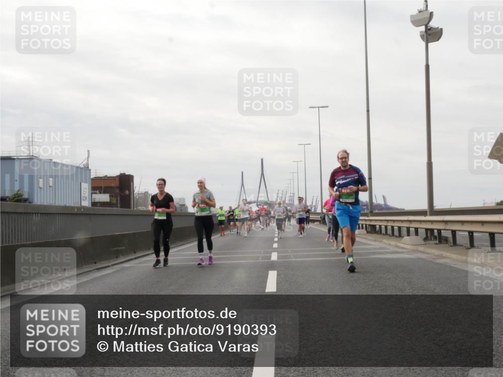 03.10.2025 - Köhlbrandbrückenlauf Matties Gatica Varas http://msf.ph/oto/9190393 03.10.2025 16:02:06 Position 3  meine-sportfotos.de