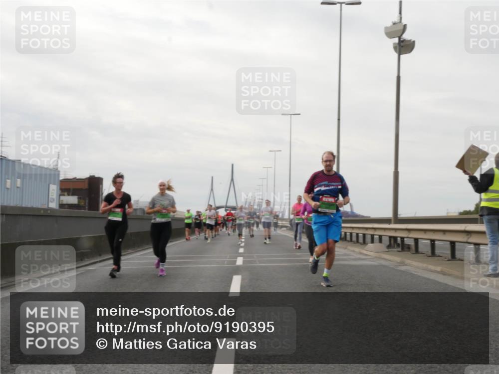 03.10.2025 - Köhlbrandbrückenlauf Matties Gatica Varas http://msf.ph/oto/9190395 03.10.2025 16:02:06 Position 3  meine-sportfotos.de