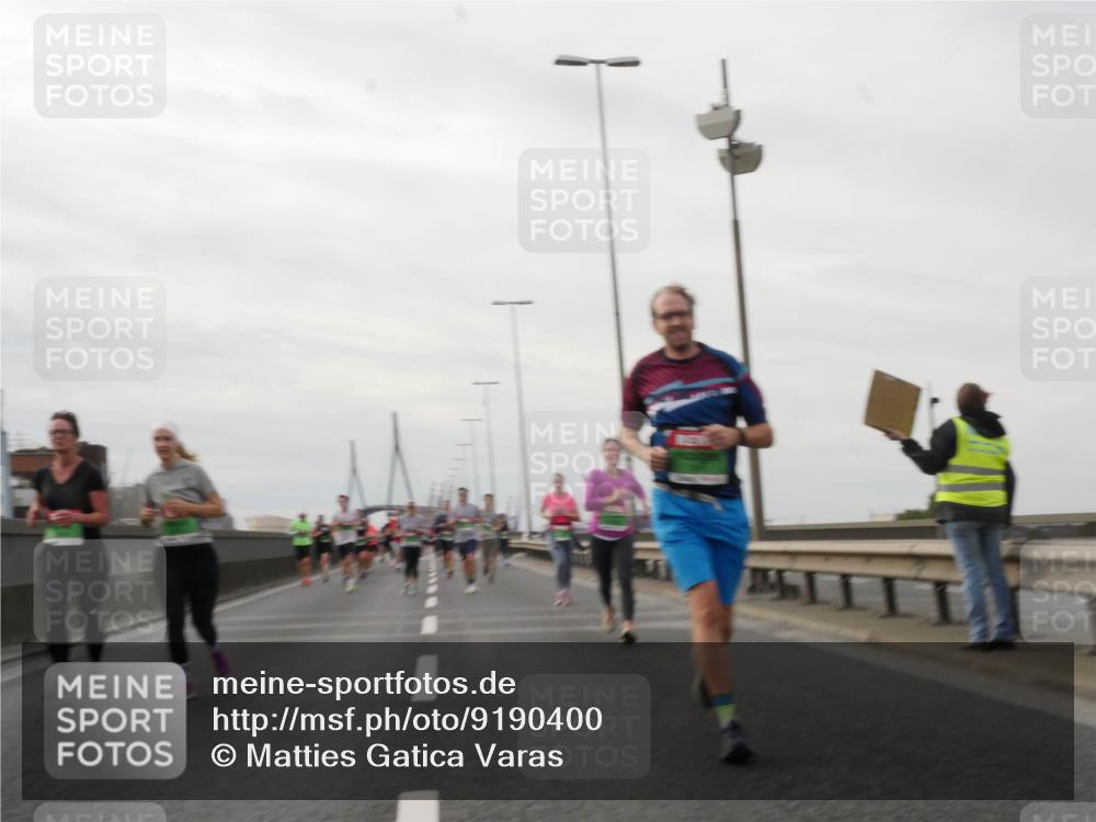 03.10.2025 - Köhlbrandbrückenlauf Matties Gatica Varas http://msf.ph/oto/9190400 03.10.2025 16:02:07 Position 3  meine-sportfotos.de