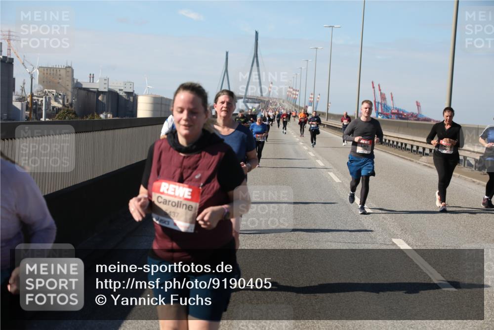 03.10.2025 - Köhlbrandbrückenlauf Yannick Fuchs http://msf.ph/oto/9190405 03.10.2025 12:10:18 Position 3 437 meine-sportfotos.de