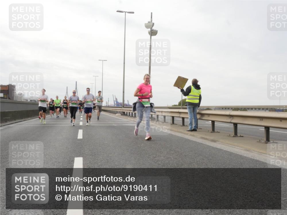 03.10.2025 - Köhlbrandbrückenlauf Matties Gatica Varas http://msf.ph/oto/9190411 03.10.2025 16:02:11 Position 3  meine-sportfotos.de