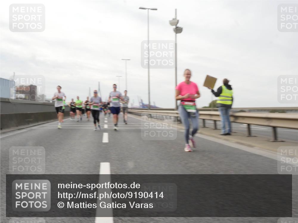 03.10.2025 - Köhlbrandbrückenlauf Matties Gatica Varas http://msf.ph/oto/9190414 03.10.2025 16:02:12 Position 3  meine-sportfotos.de