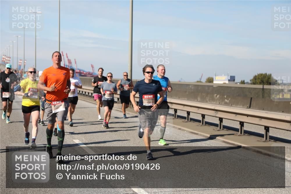03.10.2025 - Köhlbrandbrückenlauf Yannick Fuchs http://msf.ph/oto/9190426 03.10.2025 11:50:34 Position 3 4403, 4738 meine-sportfotos.de
