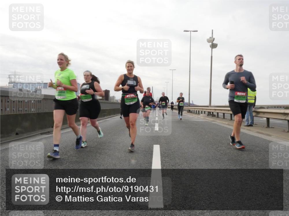03.10.2025 - Köhlbrandbrückenlauf Matties Gatica Varas http://msf.ph/oto/9190431 03.10.2025 16:02:18 Position 3  meine-sportfotos.de