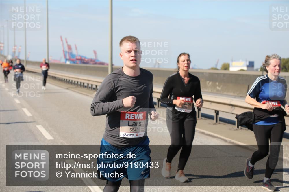 03.10.2025 - Köhlbrandbrückenlauf Yannick Fuchs http://msf.ph/oto/9190433 03.10.2025 12:10:21 Position 3 5549, 4735 meine-sportfotos.de