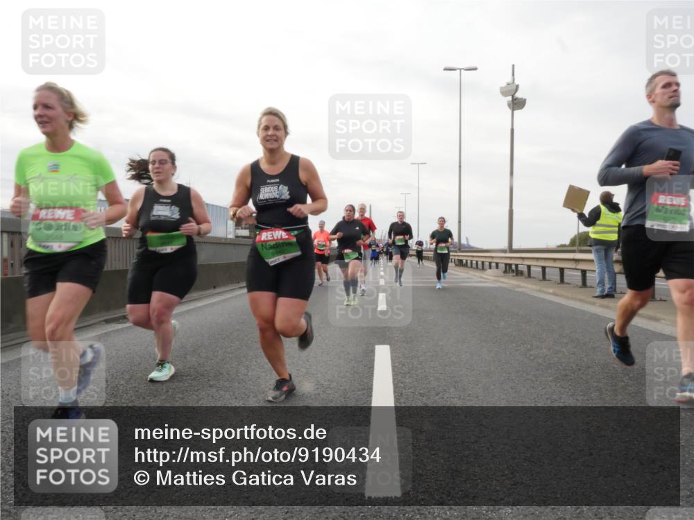 03.10.2025 - Köhlbrandbrückenlauf Matties Gatica Varas http://msf.ph/oto/9190434 03.10.2025 16:02:19 Position 3  meine-sportfotos.de