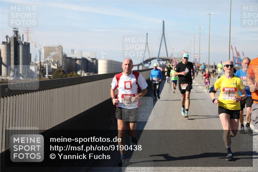 03.10.2025 - Köhlbrandbrückenlauf Yannick Fuchs http://msf.ph/oto/9190438 03.10.2025 11:50:35 Position 3 35 meine-sportfotos.de