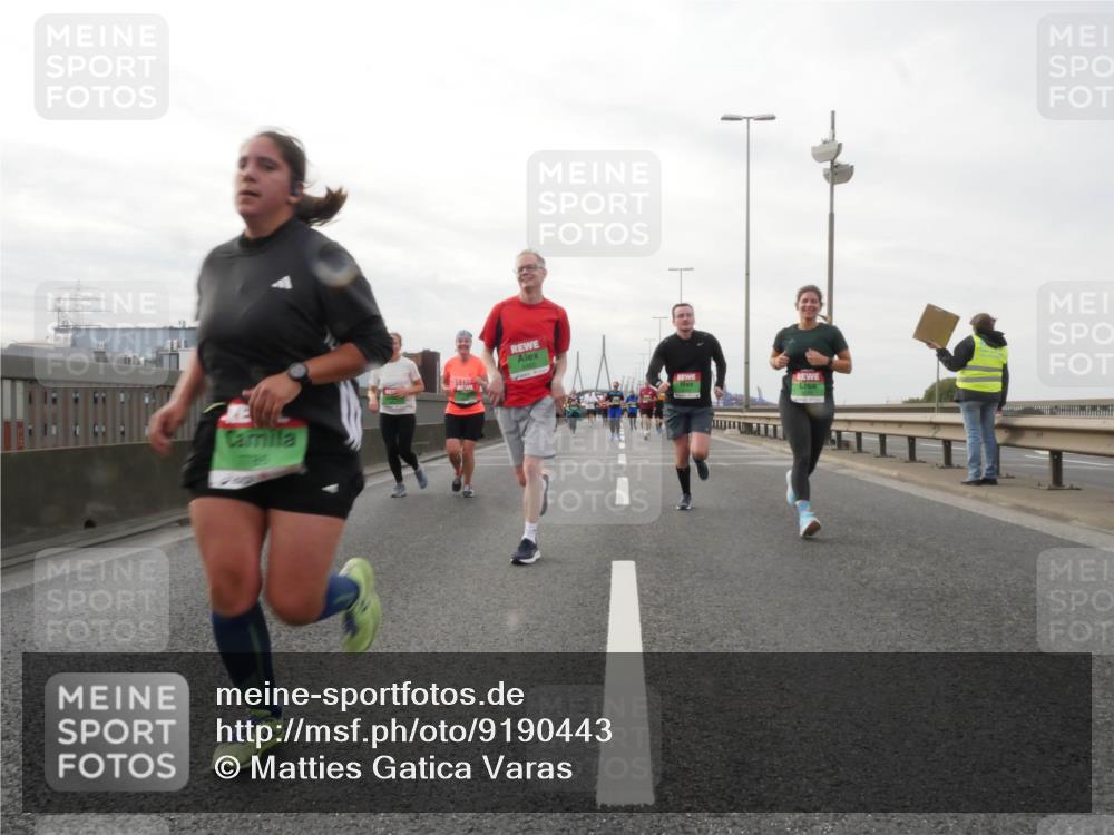 03.10.2025 - Köhlbrandbrückenlauf Matties Gatica Varas http://msf.ph/oto/9190443 03.10.2025 16:02:21 Position 3  meine-sportfotos.de