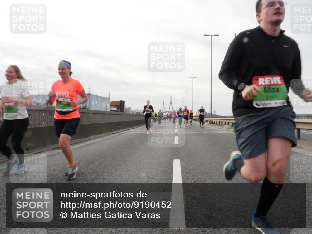 03.10.2025 - Köhlbrandbrückenlauf Matties Gatica Varas http://msf.ph/oto/9190452 03.10.2025 16:02:22 Position 3 8141 meine-sportfotos.de