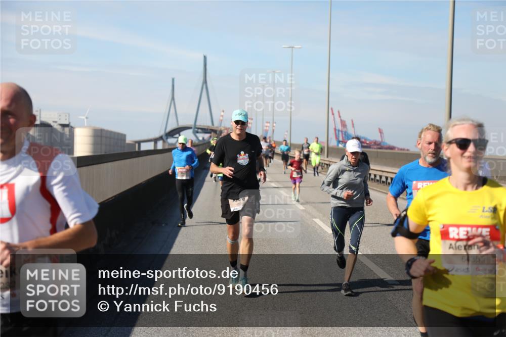 03.10.2025 - Köhlbrandbrückenlauf Yannick Fuchs http://msf.ph/oto/9190456 03.10.2025 11:50:36 Position 3 232, 635 meine-sportfotos.de