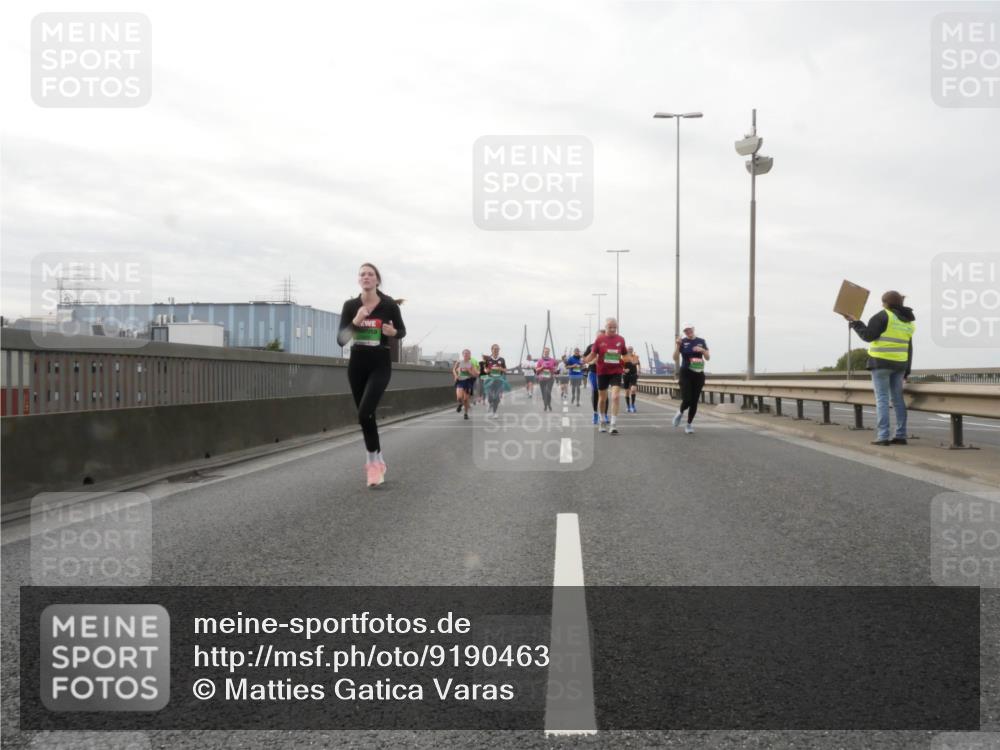 03.10.2025 - Köhlbrandbrückenlauf Matties Gatica Varas http://msf.ph/oto/9190463 03.10.2025 16:02:25 Position 3  meine-sportfotos.de