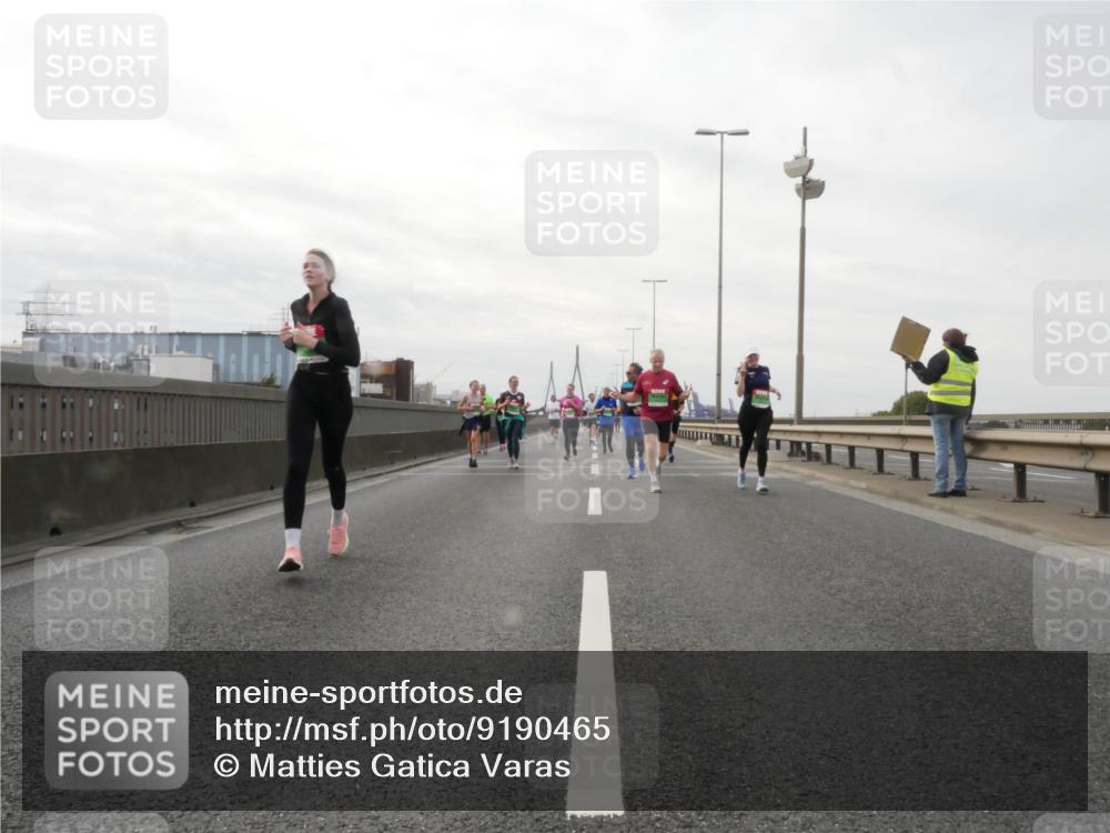 03.10.2025 - Köhlbrandbrückenlauf Matties Gatica Varas http://msf.ph/oto/9190465 03.10.2025 16:02:25 Position 3  meine-sportfotos.de