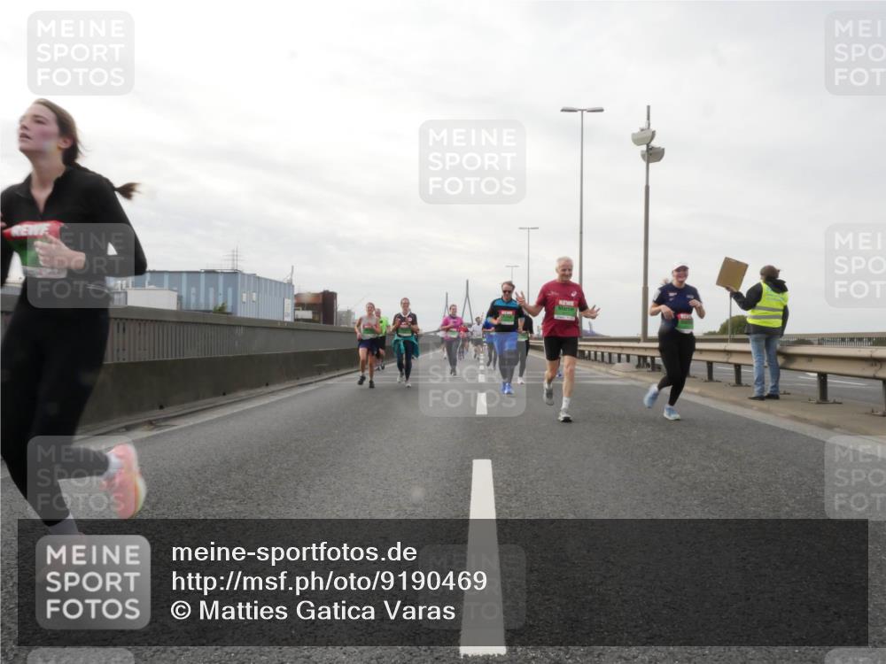 03.10.2025 - Köhlbrandbrückenlauf Matties Gatica Varas http://msf.ph/oto/9190469 03.10.2025 16:02:26 Position 3  meine-sportfotos.de