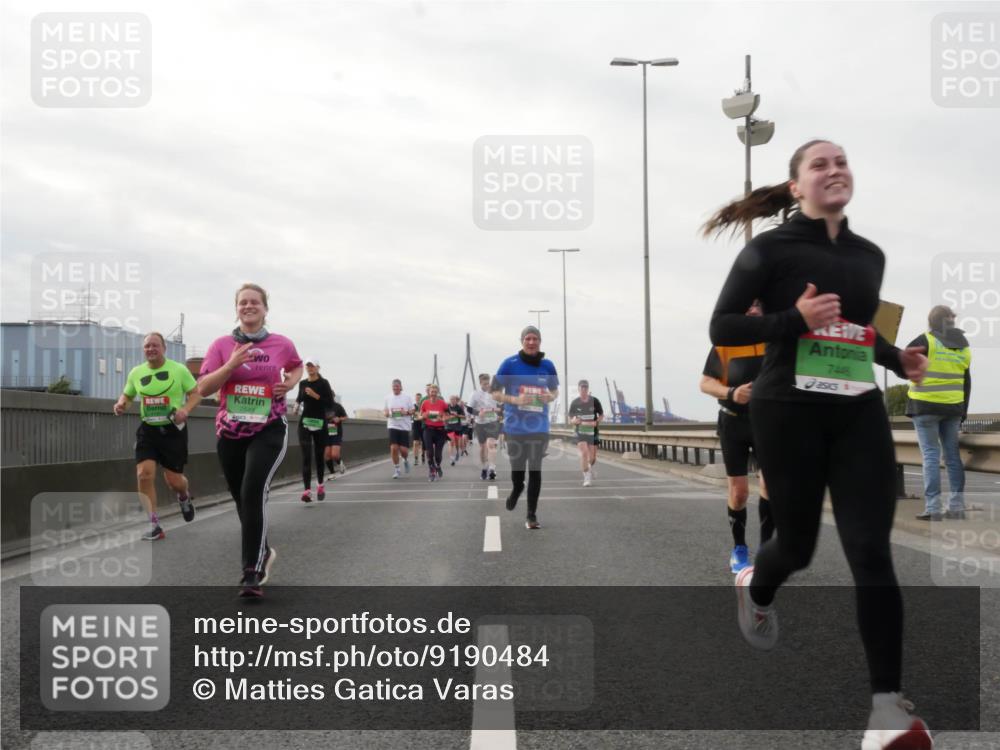 03.10.2025 - Köhlbrandbrückenlauf Matties Gatica Varas http://msf.ph/oto/9190484 03.10.2025 16:02:30 Position 3 7649, 7406 meine-sportfotos.de